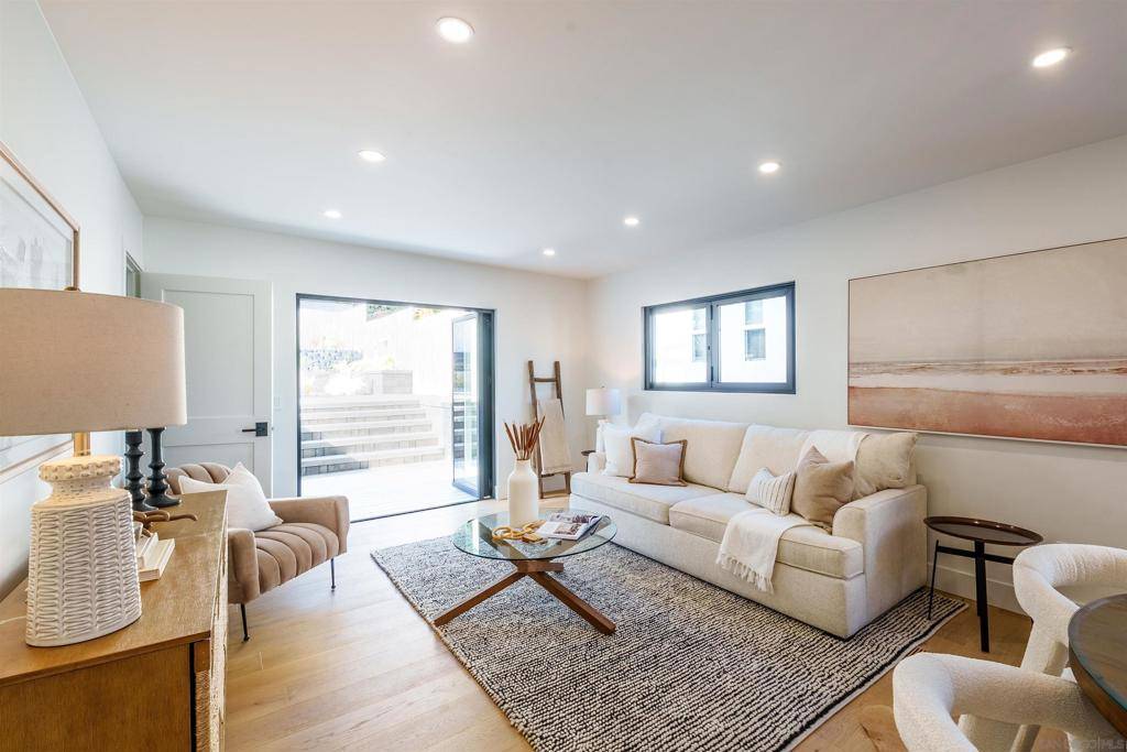 San Diego, CA 92106,3434 Talbot St