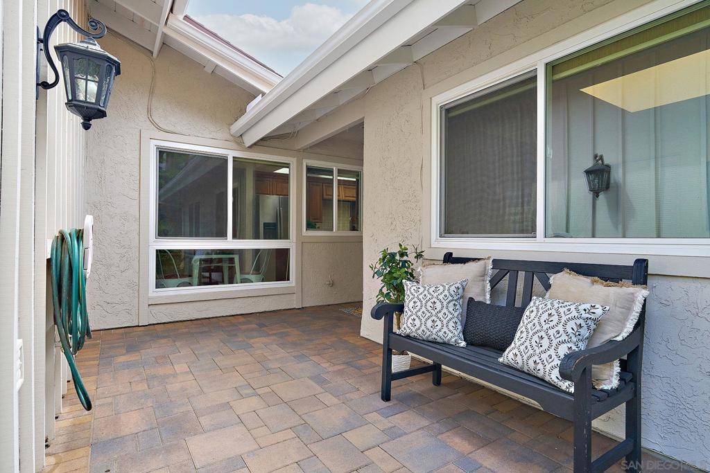 La Jolla, CA 92037,2162 Caminito Circulo Sur