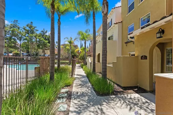 Chula Vista, CA 91914,2203 Huntington Point Rd #4