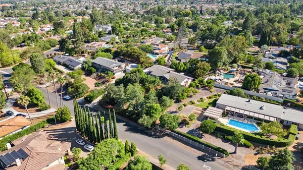 Poway, CA 92064,12830 Avenida La Valencia