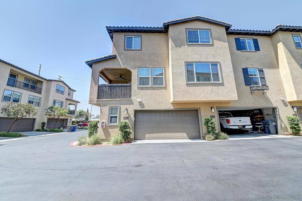 Los Alamitos, CA 90720,10572 Acorn Place