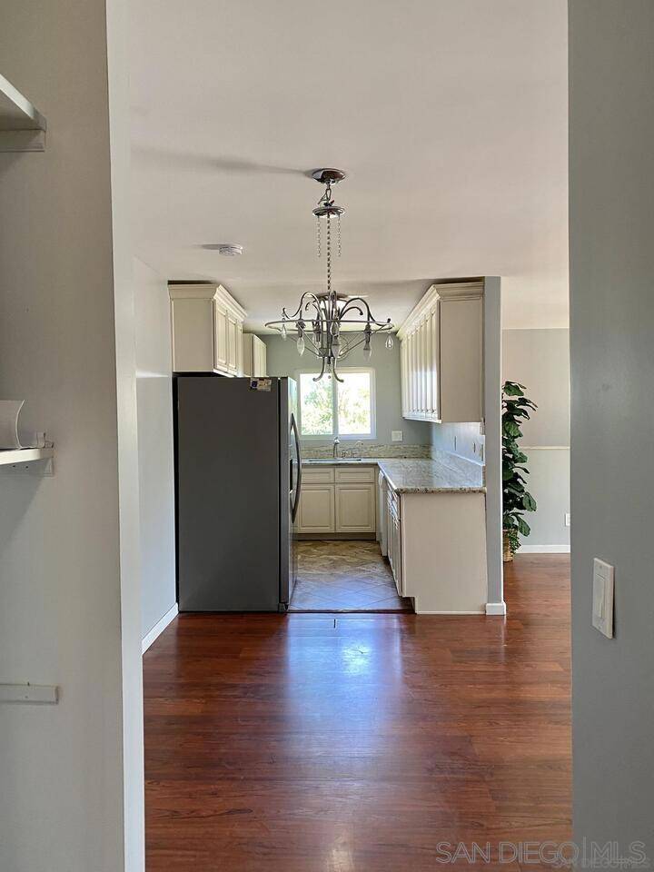 San Diego, CA 92129,9804 Caminito Bolsa