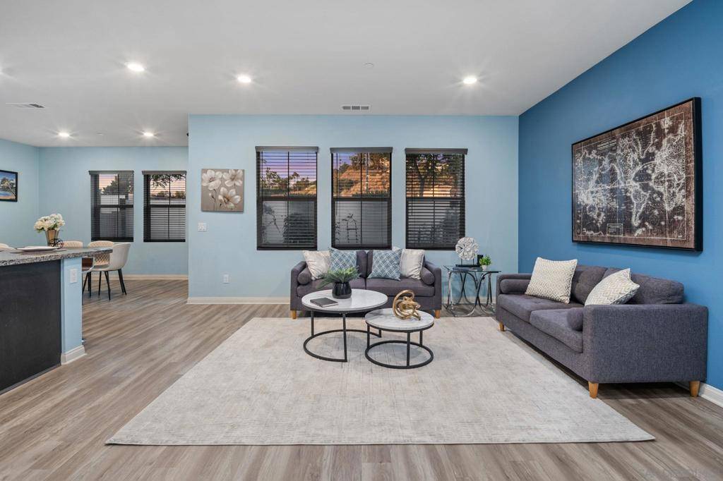Vista, CA 92083,1384 Mesquite Dr
