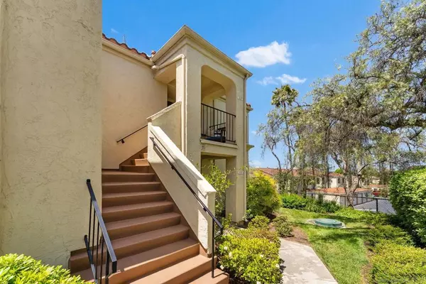 Carlsbad, CA 92009,3127 Vista Rica