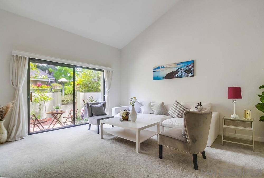 La Jolla, CA 92037,3319 Caminito Eastbluff #181