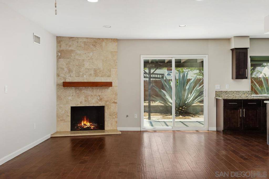 Escondido, CA 92027,1561 Oak Hill Dr