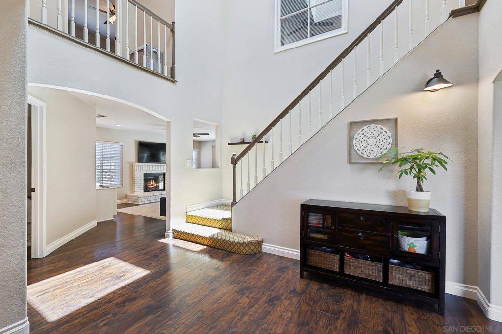 San Diego, CA 92129,9233 Lethbridge Way