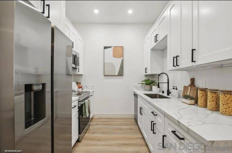 San Diego, CA 92122,8320 Regents Rd. # 20 #20