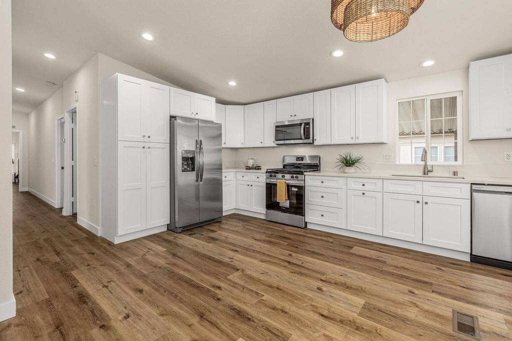 1301 S Hale Ave #4, Escondido, CA 92029