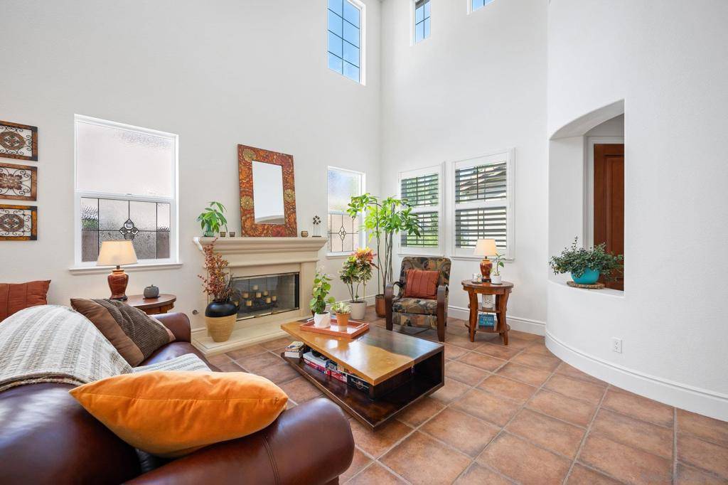 Carlsbad, CA 92009,3243 Avenida Aragon