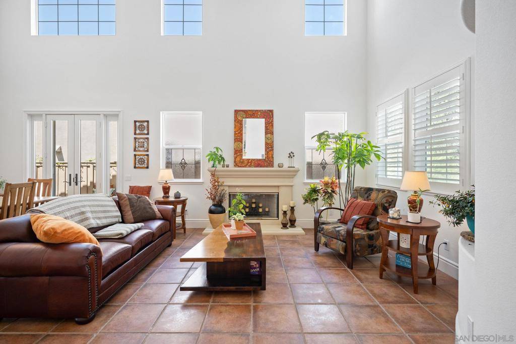 Carlsbad, CA 92009,3243 Avenida Aragon