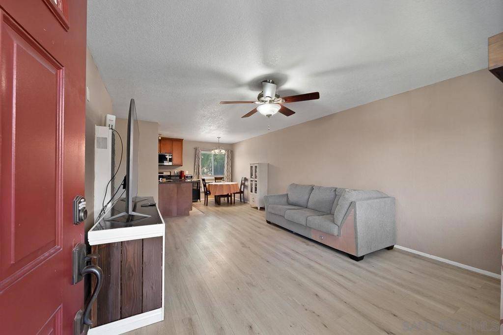 Spring Valley, CA 91977,9938 Buena Vista Drive #14