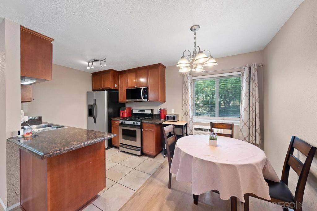 Spring Valley, CA 91977,9938 Buena Vista Drive #14