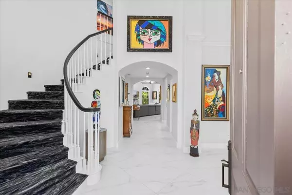 Carlsbad, CA 92011,7166 Tern Place