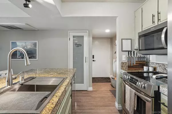 Bonsall, CA 92003,31940 Del Cielo Este #D3