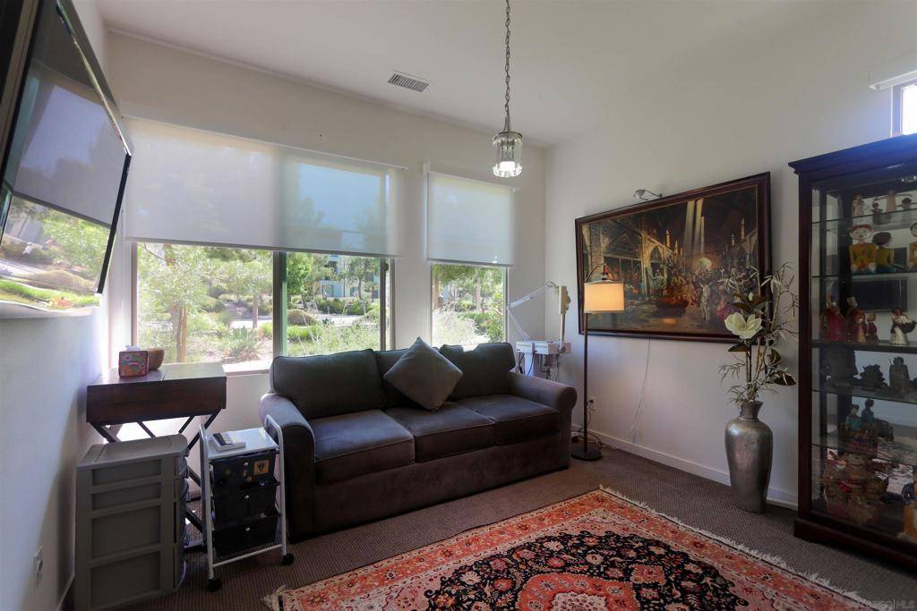 Irvine, CA 92618,126 Cadence