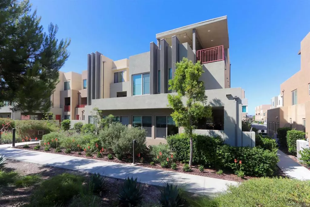 Irvine, CA 92618,126 Cadence
