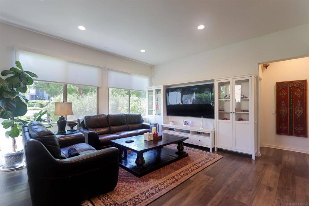 Irvine, CA 92618,126 Cadence