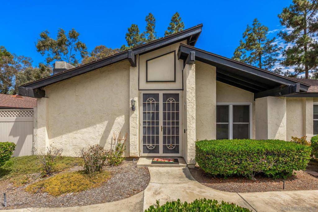 2327 Rosal Ln, Spring Valley, CA 91977