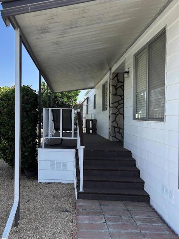 Vista, CA 92084,1501 Anza #98
