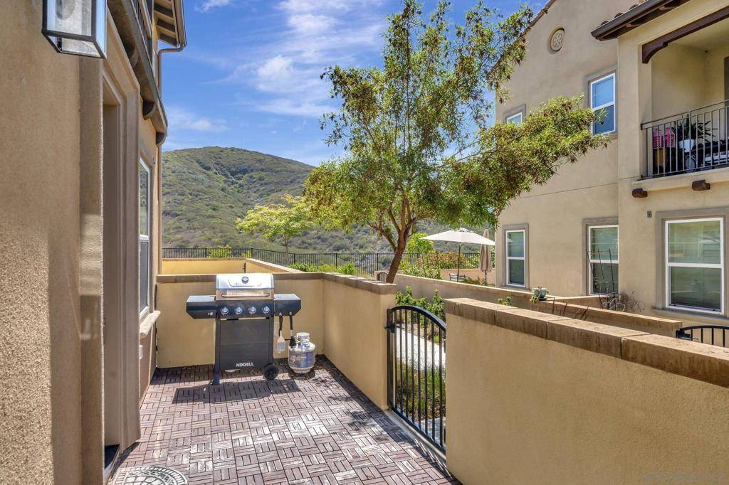 San Marcos, CA 92078,877 Blackstone Dr