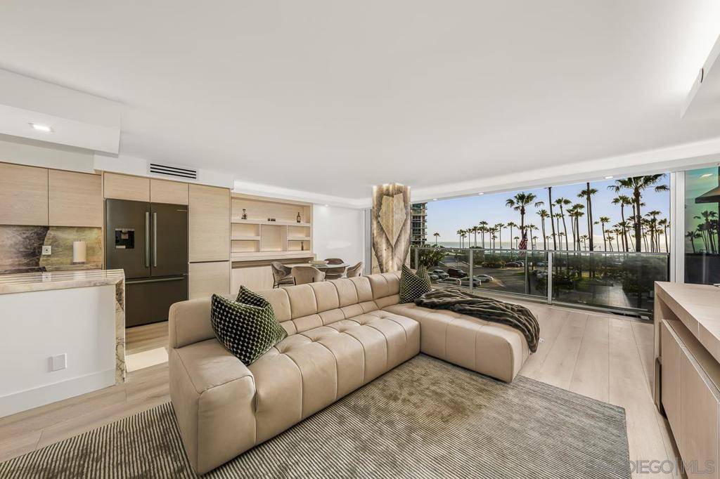 1820 Avenida Del Mundo #210, Coronado, CA 92118