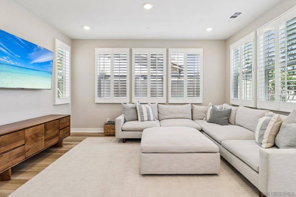 Carlsbad, CA 92011,6698 Spartina Ct