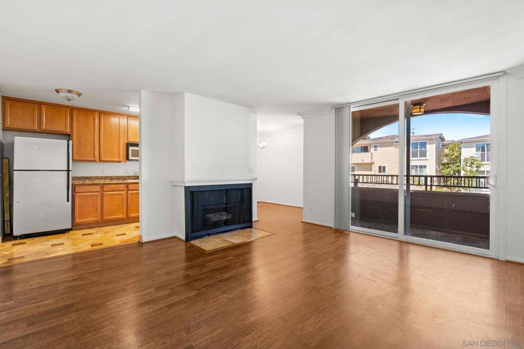 San Diego, CA 92109,860 Turquoise Street #227