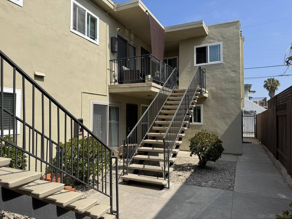 San Diego, CA 92116,3470 Monroe Avenue