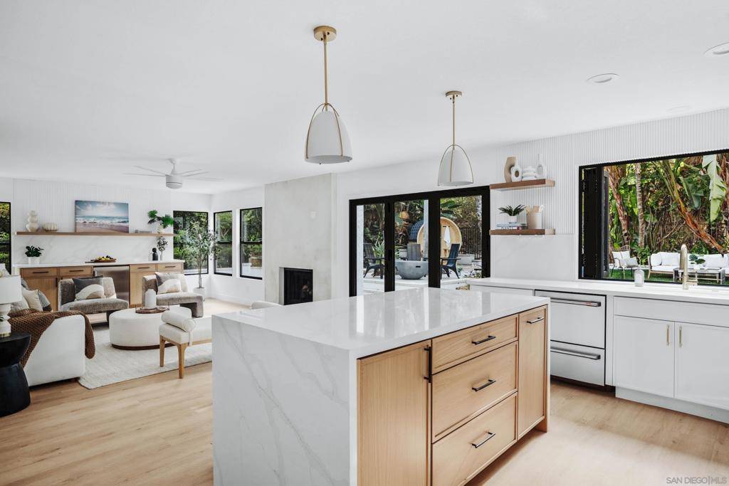 Encinitas, CA 92024,242 Via Villena