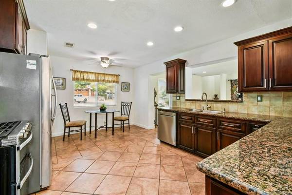 Carlsbad, CA 92008,2725 Morning Glory Ln