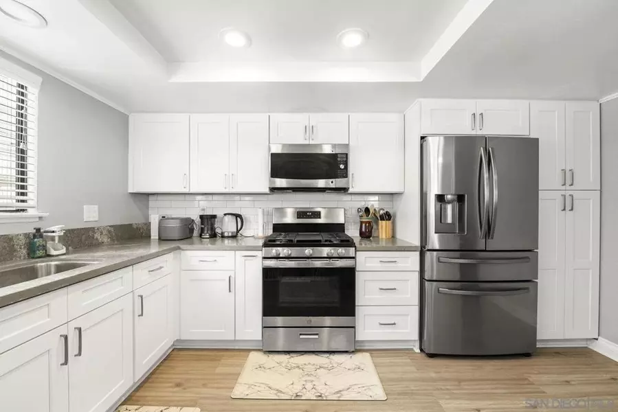 9997 Paseo Montril, San Diego, CA 92129