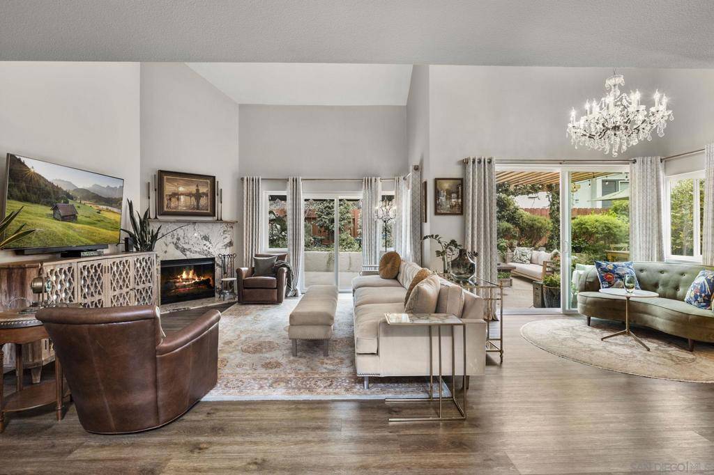 Carlsbad, CA 92008,2708 Grove Ave