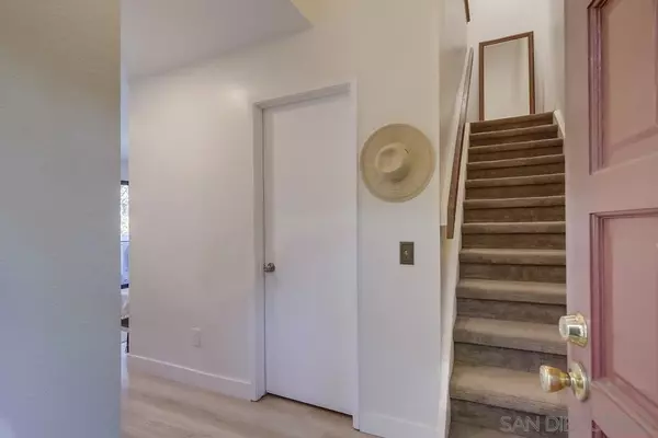 San Diego, CA 92117,2722 Ariane Dr #40