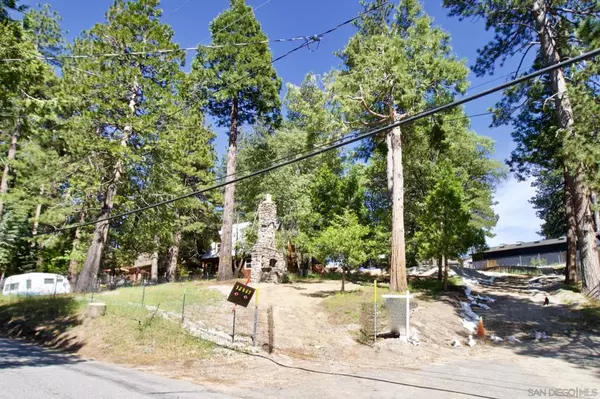 Running Springs, CA 92382,32065 Hunsaker way