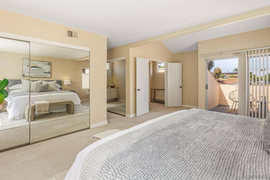 San Diego, CA 92117,4756 Edison St