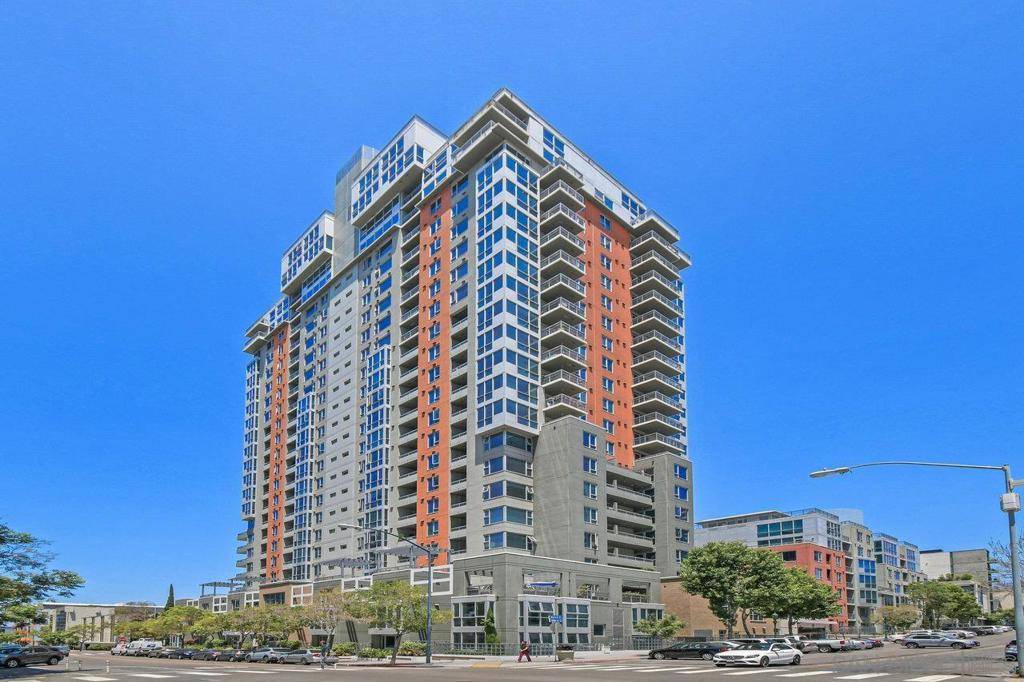 San Diego, CA 92101,300 W Beech St #1909