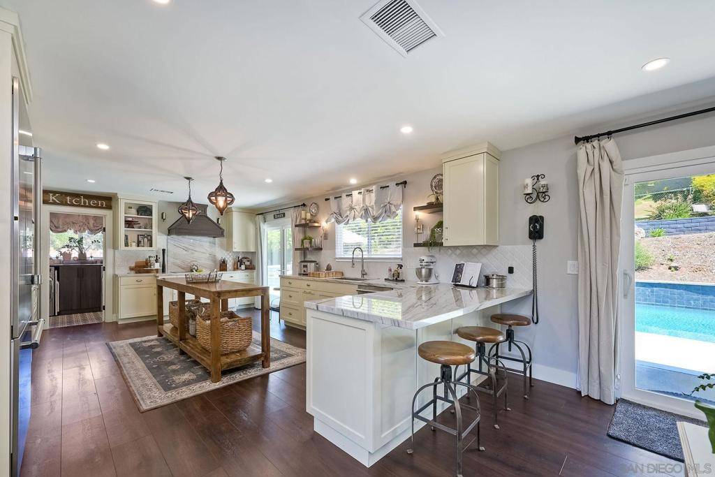 Escondido, CA 92029,660 Via Rancho Pkwy