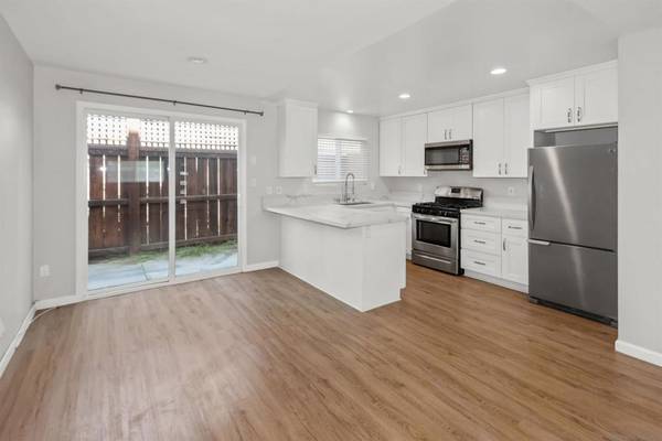 810 G Ave #2, Coronado, CA 92118