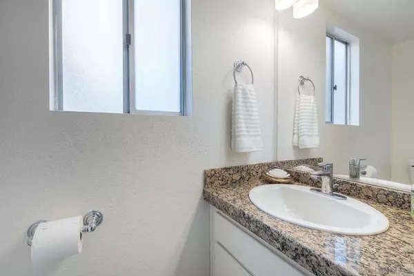 El Cajon, CA 92021,1415 17 Flag Ln