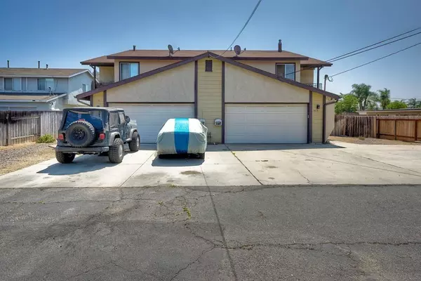 El Cajon, CA 92021,1415 17 Flag Ln