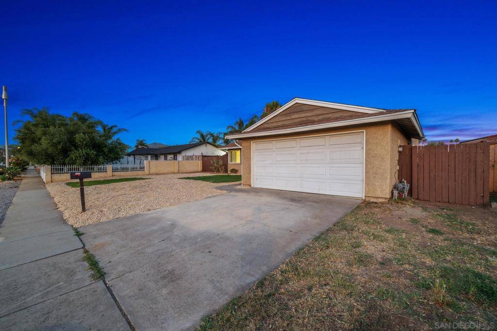 2155 E E Washington Ave, Escondido, CA 92027