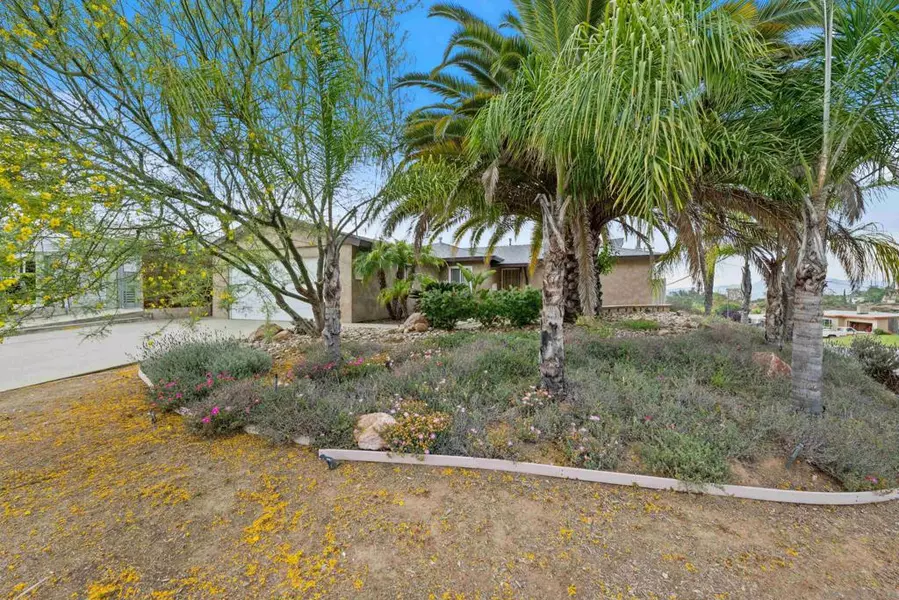 8080 Poplin Dr, Santee, CA 92071