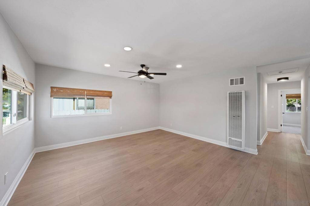 San Diego, CA 92102,4991 Date Pl