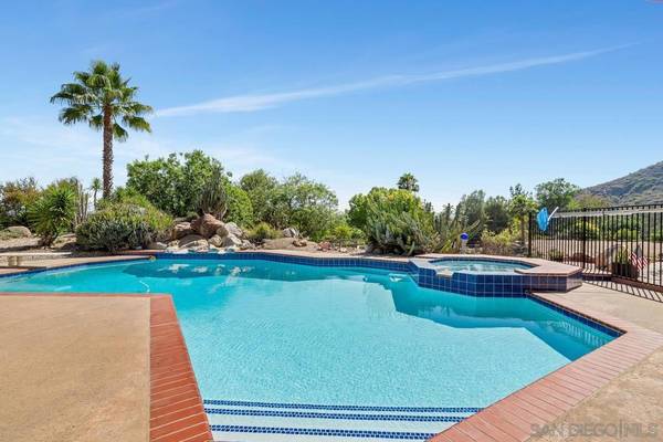 25980 Forest Dr, Escondido, CA 92026