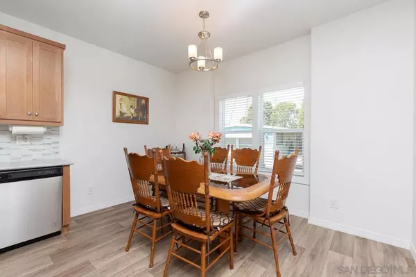 Escondido, CA 92027,2300 E Valley Pkwy SPC 125