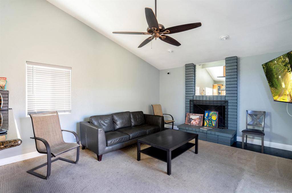 Escondido, CA 92025,1116 Circle Dr