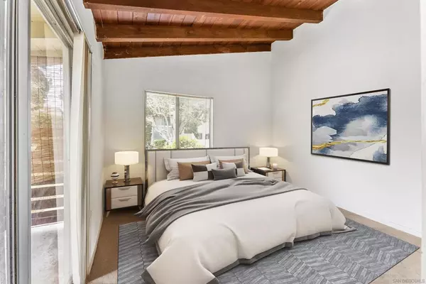 San Diego, CA 92117,4186 Balboa Way