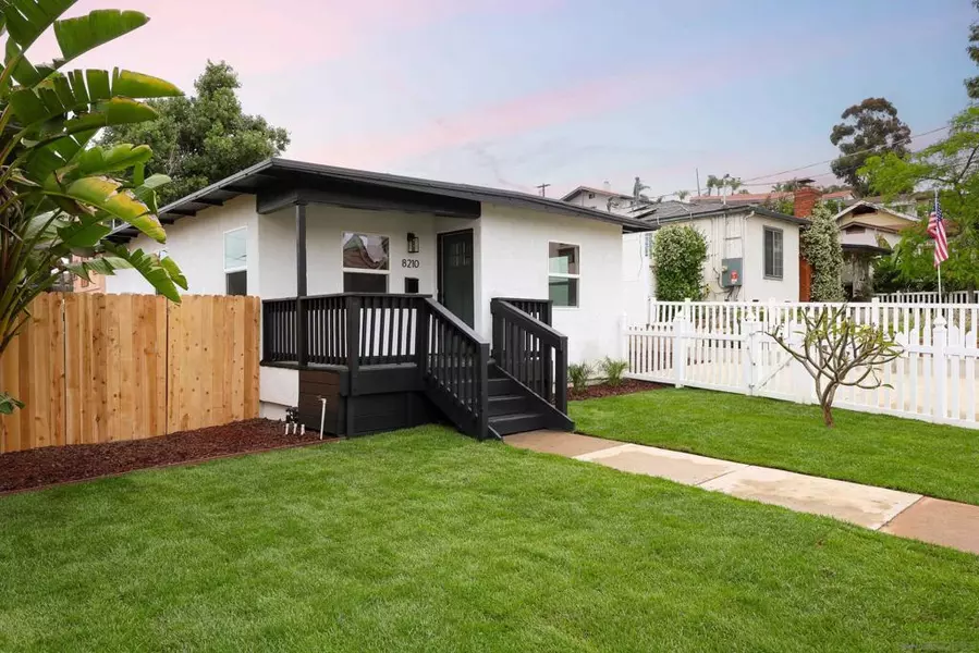 8210 Orchard  Ave, La Mesa, CA 91942