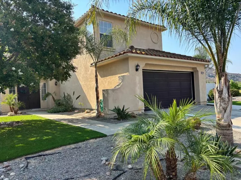 2476 Fallbrook Pl, Escondido, CA 92027